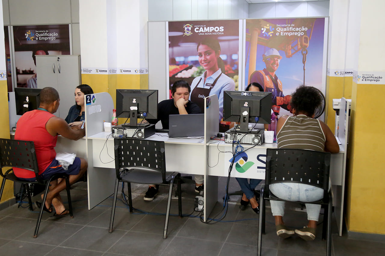 Mais de 400 vagas de emprego estão disponíveis em Campos