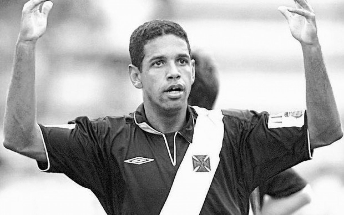 Campeão da Libertadores pelo Vasco, Henrique morre aos 49 anos