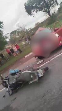 Colisão frontal entre carro e moto deixa homem morto e dois feridos graves na BR-101, em Campos