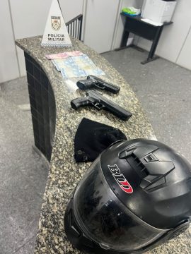 Suspeitos são presos com simulacros de arma de fogo