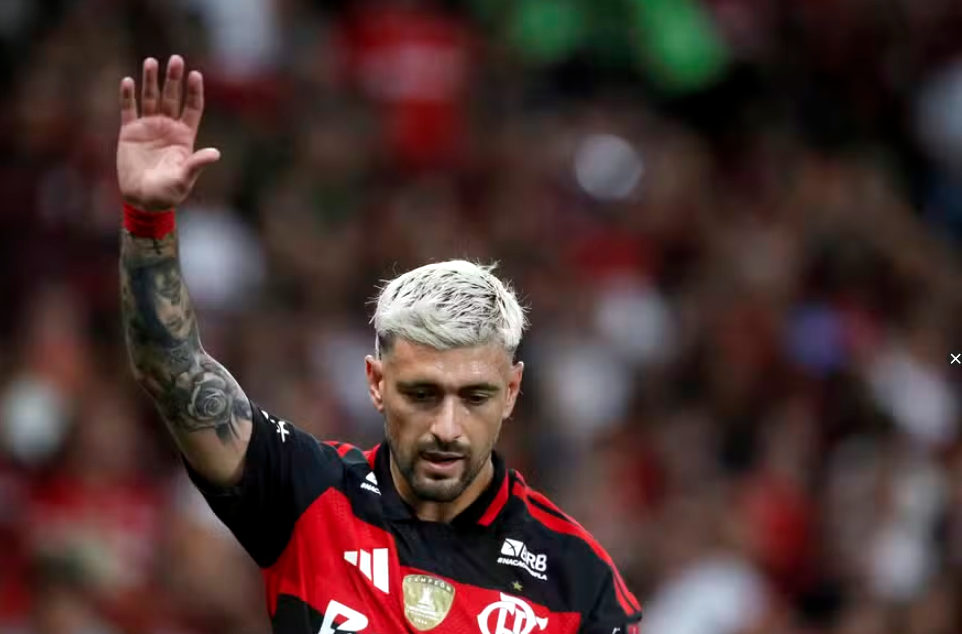 Escalação: Pedro é titular e Arrascaeta fica no banco em Flamengo x Estudiantes